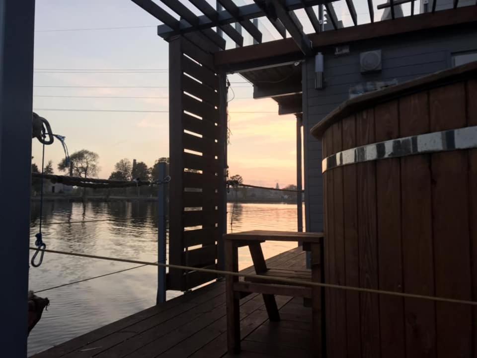 Houseboat On The Water Hotel Liepāja Eksteriør billede