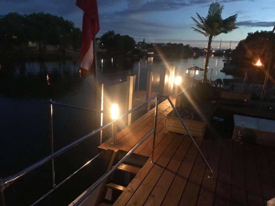 Houseboat On The Water Hotel Liepāja Eksteriør billede