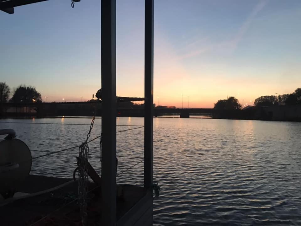 Houseboat On The Water Hotel Liepāja Eksteriør billede